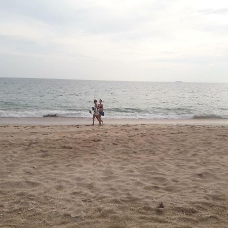 Bluesky Beach Bungalows เกาะลันตา ภายนอก รูปภาพ