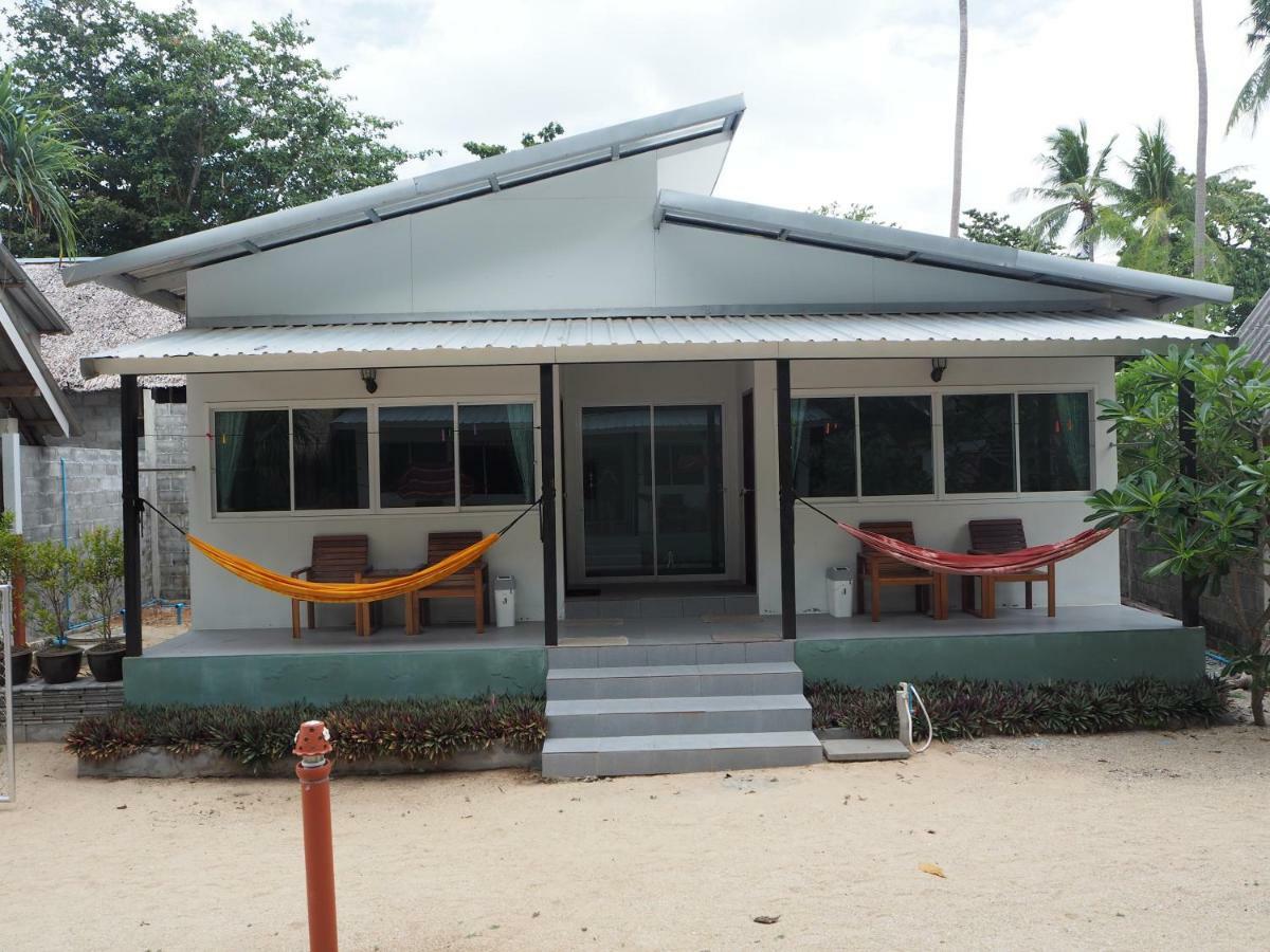 Bluesky Beach Bungalows เกาะลันตา ภายนอก รูปภาพ